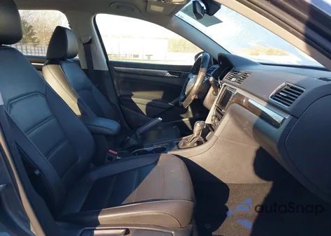 2018 Volkswagen Passat 2.0T Se from USA, damaged, VIN 1VWBA7A38JC038614